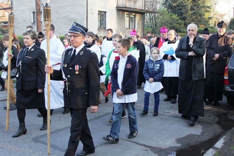 Tak było w 2014 roku - Miejska Droga Krzyżowa w Bielsku-Białej Leszczyny - Złote Łany