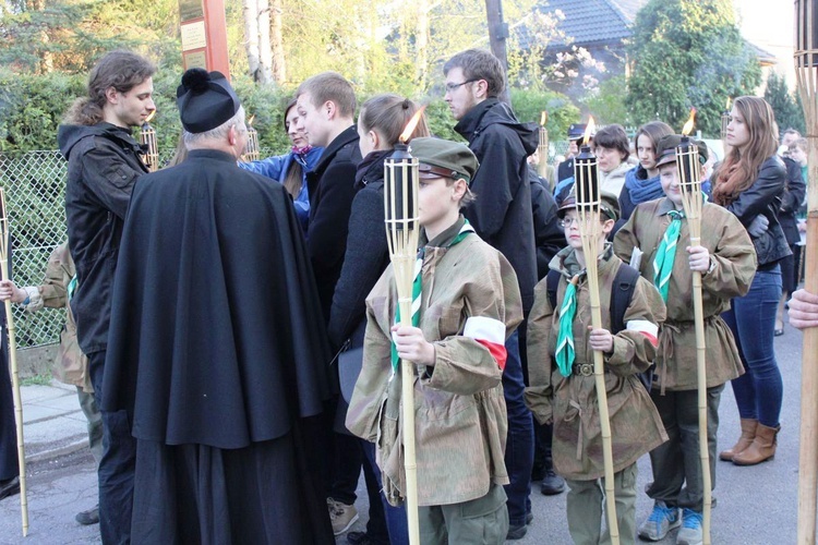 Tak było w 2014 roku - Miejska Droga Krzyżowa w Bielsku-Białej Leszczyny - Złote Łany