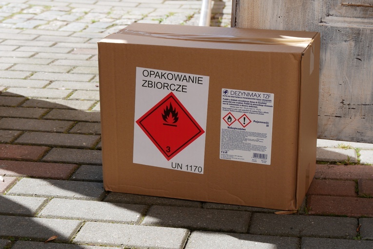 300 litrów płynu do dezynfekcji rąk od gdańskiej Caritas dla szpitala Copernicus