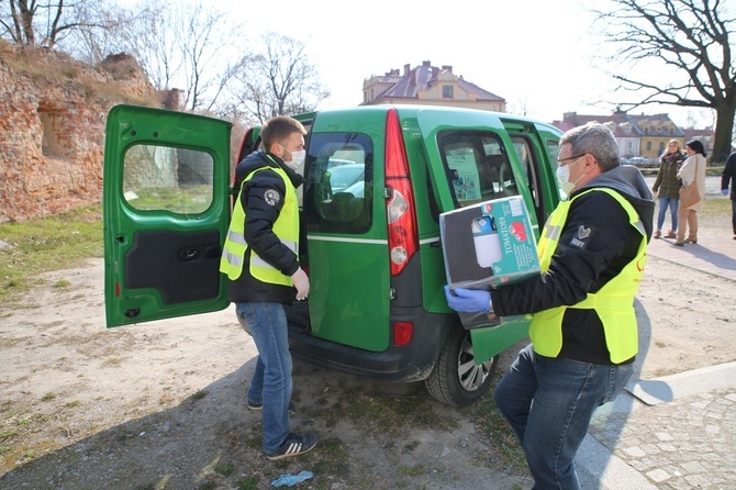 Caritas wspiera ubogich i osoby strasze