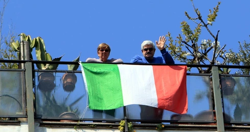 Włochy: Ponad 14,6 tys. zmarłych zakażonych koronawirusem 