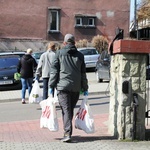 Salwatorianie z Bielska-Białej i ich przyjaciele pomagają najuboższym 