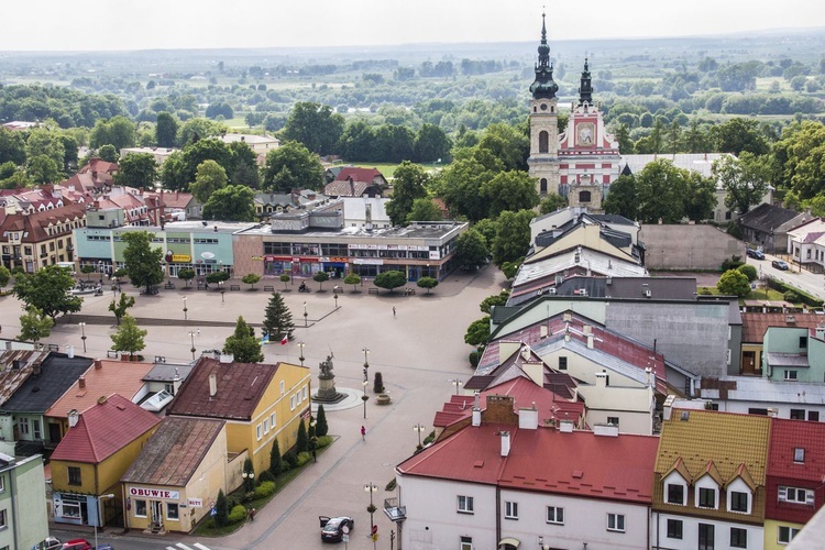 Tarnobrzeg. Zawierzenie miasta Matce Bożej Dzikowskiej