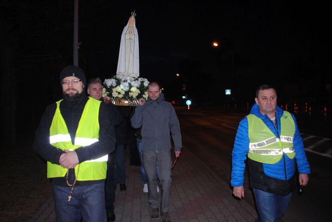 Jeszcze miesiąc temu panowie śmiało maszerowali ulicami Stalowej Woli.