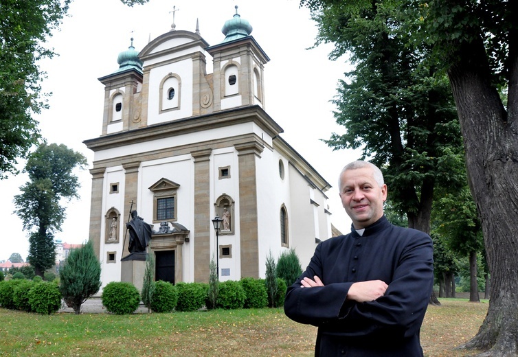 O cudach w Nowym Wiśniczu opowiada ks. Krzysztof Wąchała.