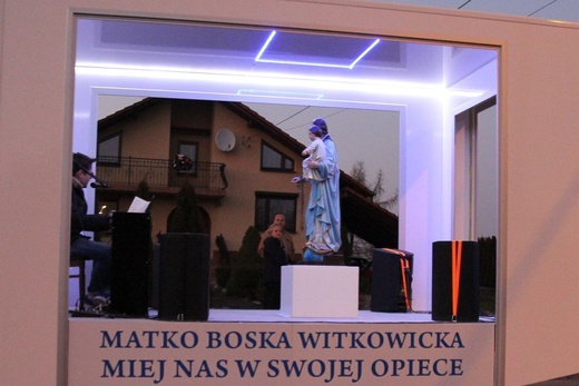 Samochodowa podróż Jezusa i Maryi w Witkowicach