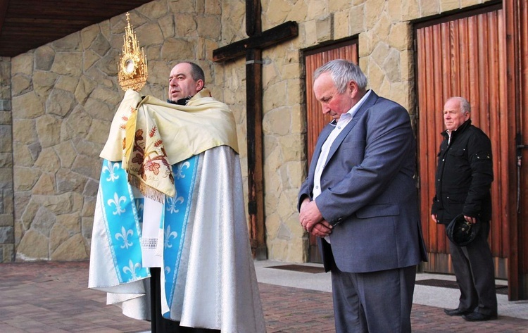 Samochodowa podróż Jezusa i Maryi w Witkowicach