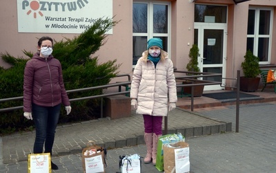 Maseczki szyte przez WTZ w Młodocianie Większym trafiają do wielu osób i instytucji.