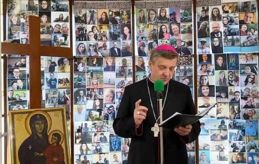 #pasja2020, czyli Niedziela Palmowa młodych z bp. Romanem Pindlem