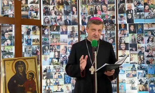 Bp Roman Pindel wygłosił słowo do młodych w Niedzielę Palmową - tym razem przez łącza internetowe.