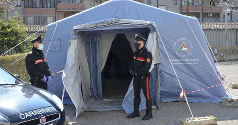 O 525 wzrosła w ciągu doby liczba osób zmarłych zakażonych koronawirusem we Włoszech