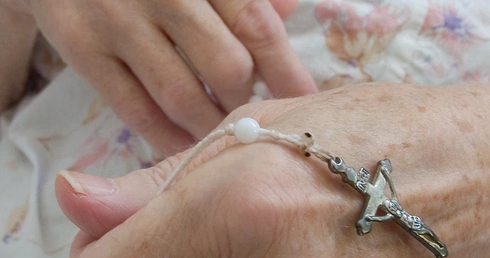 104-latka wygrała z koronawirusem!