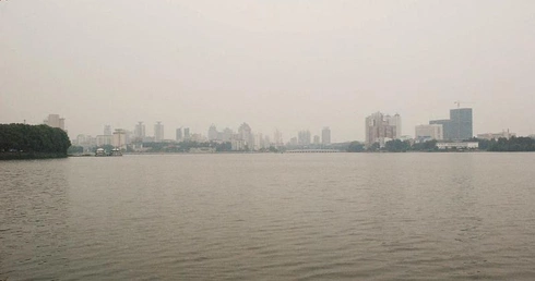 Ani jednego zgonu z powodu koronawirusa w Wuhan w ciągu ostatnich 24 godzin