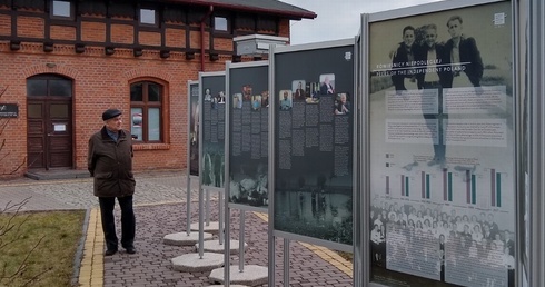 Centrum Historii Zajezdnia. 100 100-latków na 100-lecie