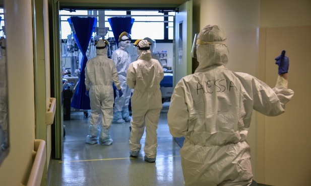 Włochy: Zmarły 542 osoby zakażone koronawirusem
