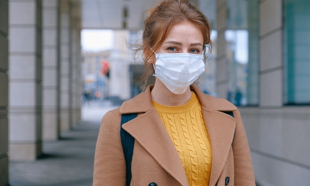 MZ: Ponad 2,4 tys. osób hospitalizowanych, wyzdrowiały 284 osoby