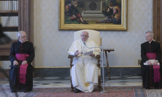 Papież do kapłanów: Błagajmy o miłosierdzie dla ludu i dla świata