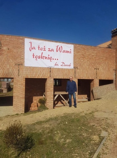 Tychy-Mąkołowiec. Zdjęcia parafian w kaplicy