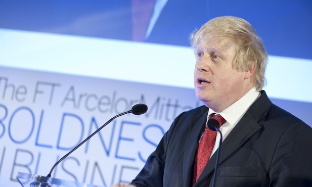 Boris Johnson nadal na intensywnej terapii, jego stan się poprawia