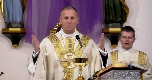 Mszy św. Wieczerzy Pańskiej przewodniczył bp Marek Solarczyk.