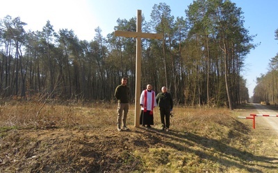 Leśna droga krzyżowa