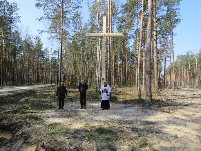 Leśna Droga krzyżowa