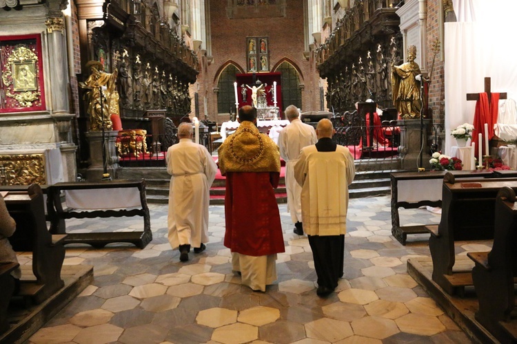 Wielki Piątek w katedrze wrocławskiej