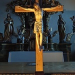 Krzyże z diecezjalnych świątyń