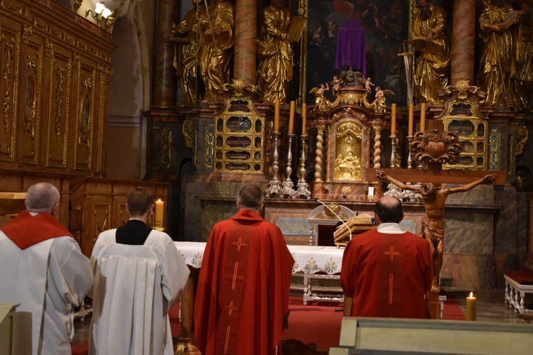 Liturgia Wielkiego Piątku w Paradyżu