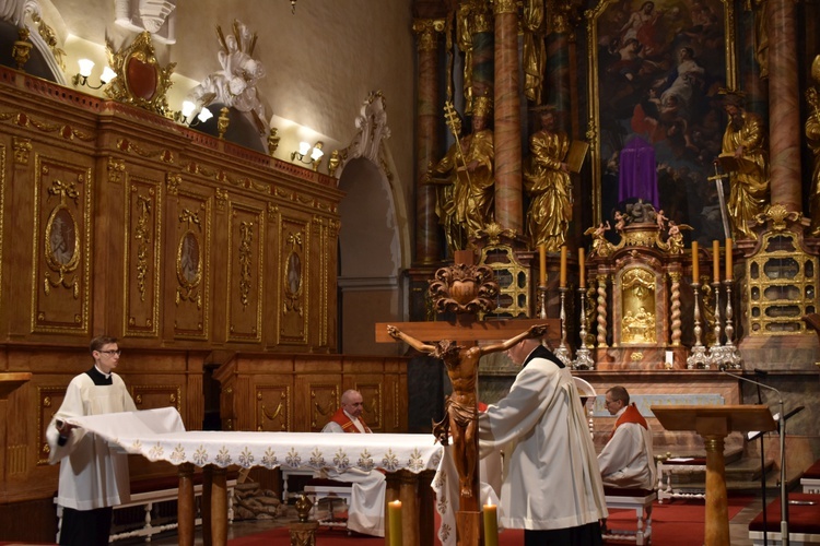 Liturgia Wielkiego Piątku w Paradyżu