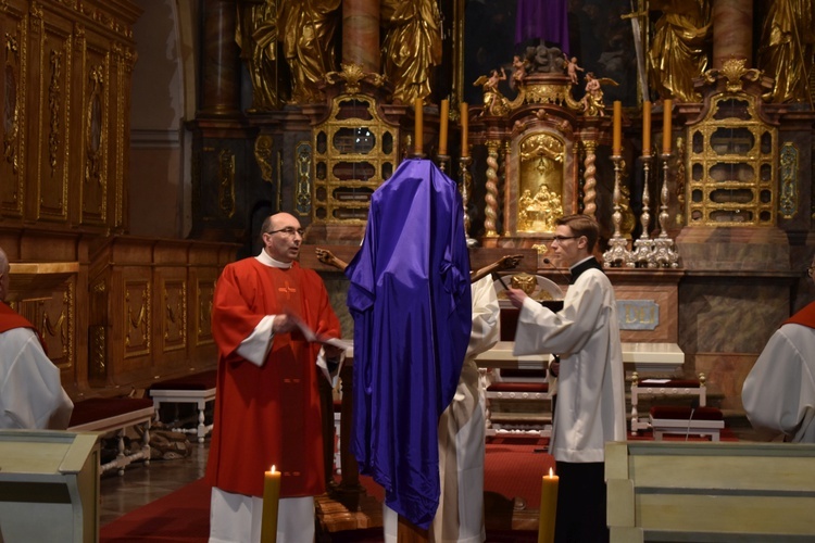 Liturgia Wielkiego Piątku w Paradyżu