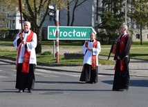 W prosecji pokutnej szli sami kapłani.