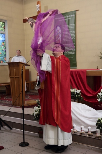 Liturgia Wielkiego Piątku u Franciszkanów