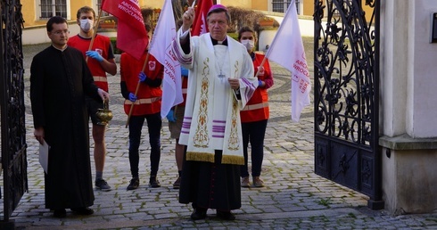 Wrocławska Caritas: 500 paczek dla najuboższych