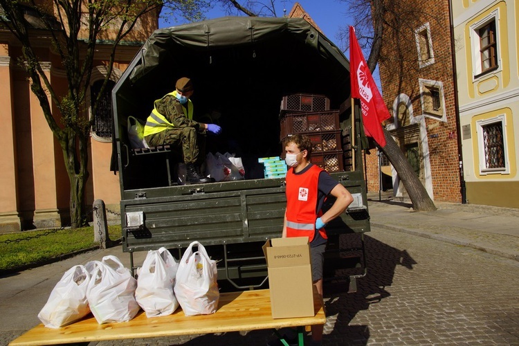 Wrocławska Caritas przygotowała 500 paczek świątecznych