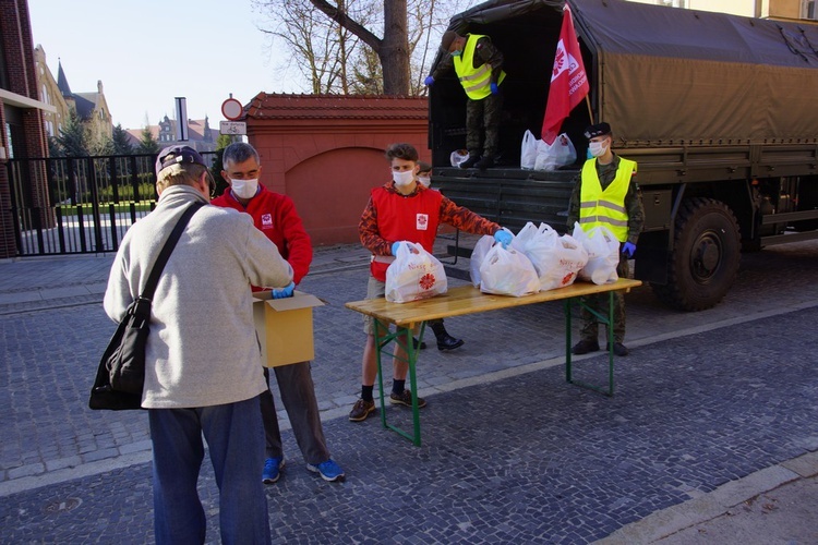 Wrocławska Caritas przygotowała 500 paczek świątecznych