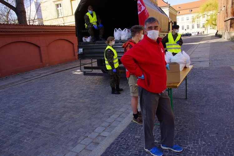 Wrocławska Caritas przygotowała 500 paczek świątecznych