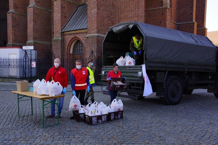 Wrocławska Caritas przygotowała 500 paczek świątecznych