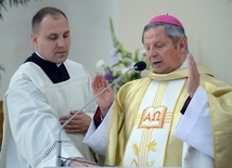 Ks. Tomasz Herc jest liturgistą, osobistym sekretarzem bp. Henryka Tomasika.