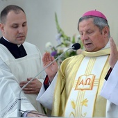 Ks. Tomasz Herc jest liturgistą, osobistym sekretarzem bp. Henryka Tomasika.