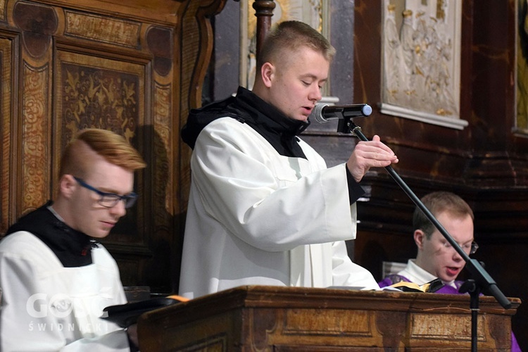 Wielkosobotnia ciemna jutrznia w katedrze świdnickiej