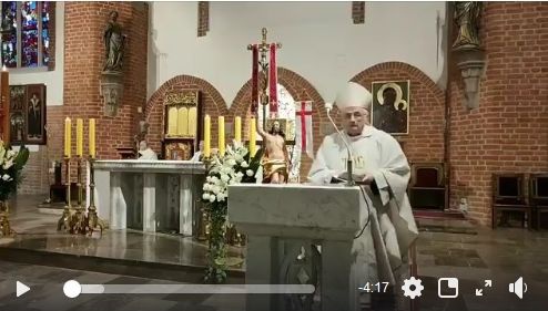 Bp Jezierski: Jezus Chrystus wyłamał bramy śmierci