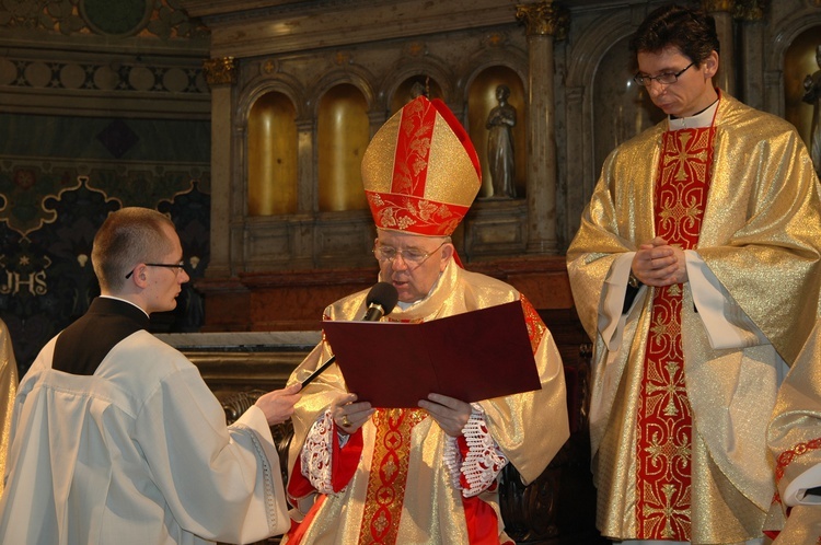 Posługa bp. Romana Marcinkowskiego w dziennikarskim obiektywie