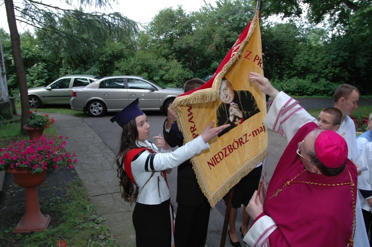 Posługa bp. Romana Marcinkowskiego w dziennikarskim obiektywie