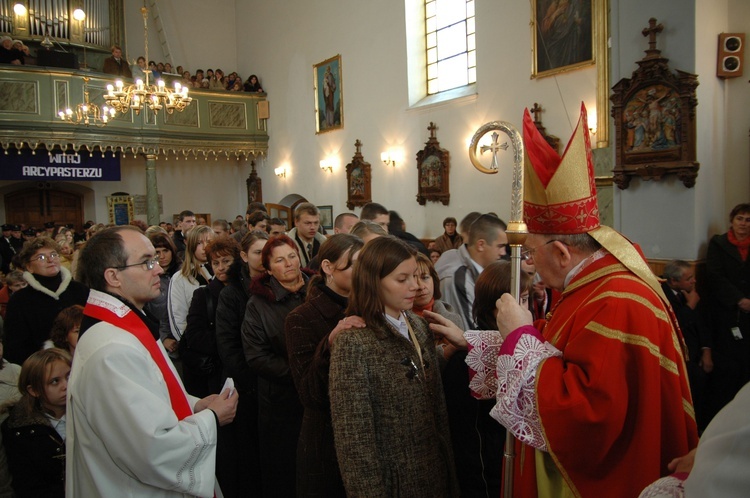 Posługa bp. Romana Marcinkowskiego w dziennikarskim obiektywie