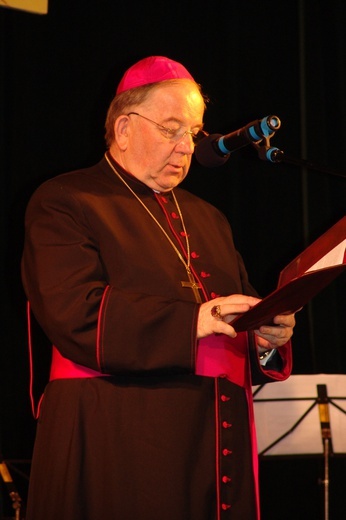 Posługa bp. Romana Marcinkowskiego w dziennikarskim obiektywie