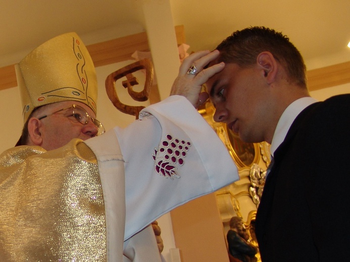 Posługa bp. Romana Marcinkowskiego w dziennikarskim obiektywie