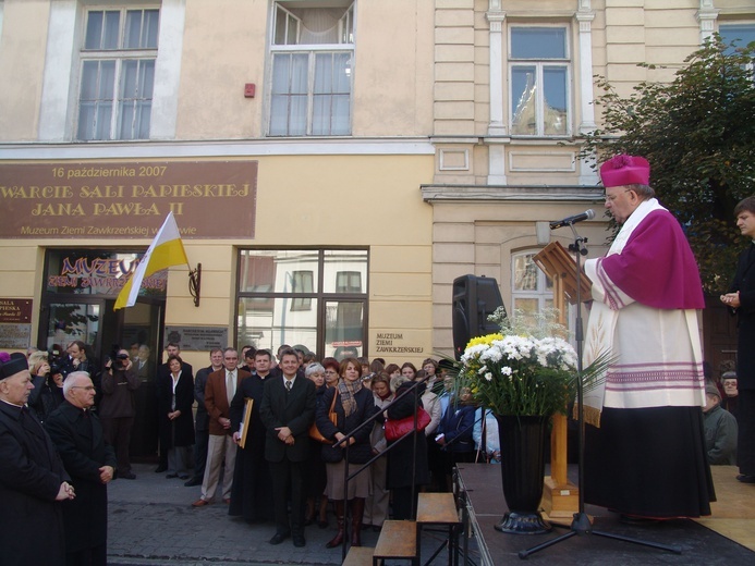 Posługa bp. Romana Marcinkowskiego w dziennikarskim obiektywie