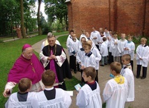 Posługa bp. Romana Marcinkowskiego w dziennikarskim obiektywie