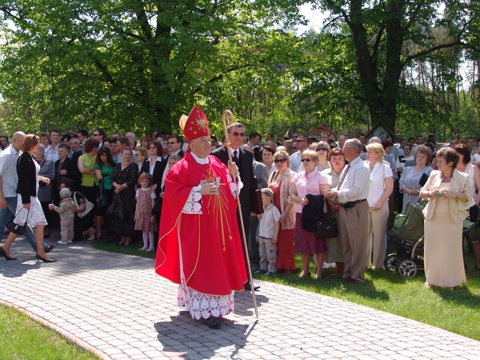 Posługa bp. Romana Marcinkowskiego w dziennikarskim obiektywie